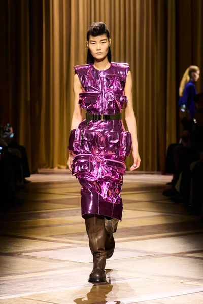 Look 30